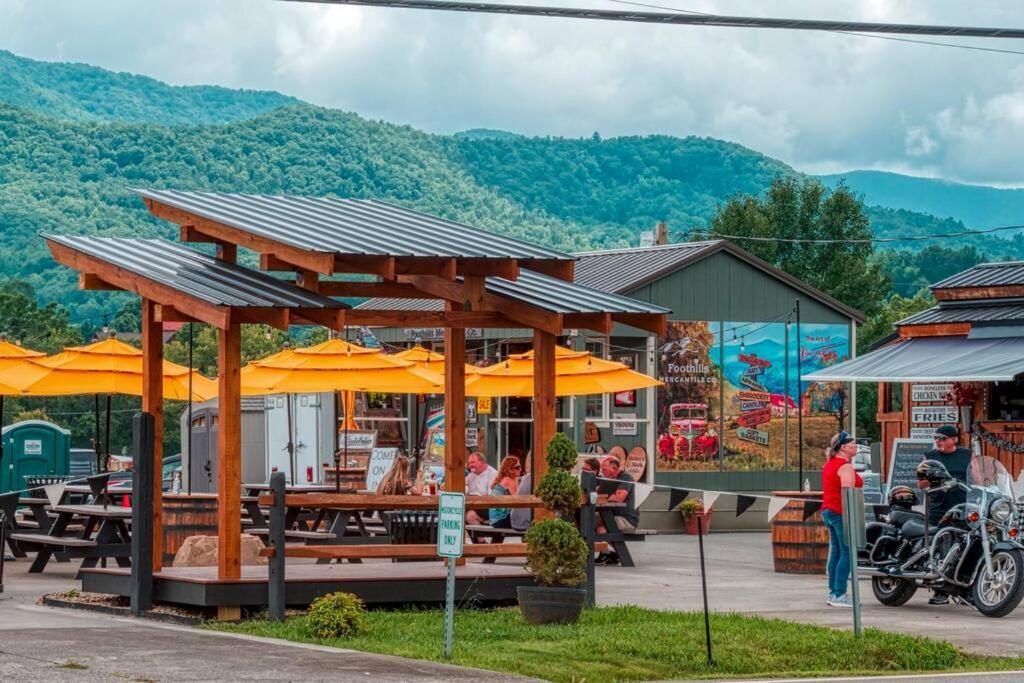 The Moondance Cabin By Lightfoot Stays Vacation Rentals Sevierville Luaran gambar