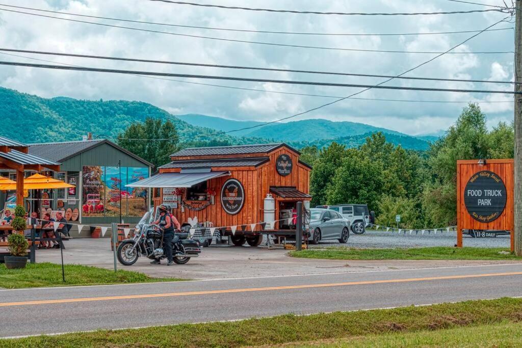 The Moondance Cabin By Lightfoot Stays Vacation Rentals Sevierville Luaran gambar