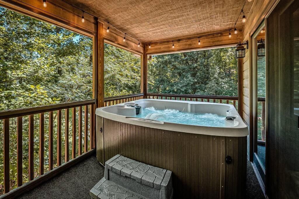 The Moondance Cabin By Lightfoot Stays Vacation Rentals Sevierville Luaran gambar